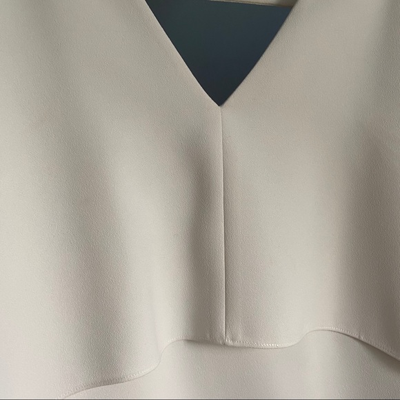 Intermix White Leah Sleeveless Vneck Tank - Picture 10 of 17